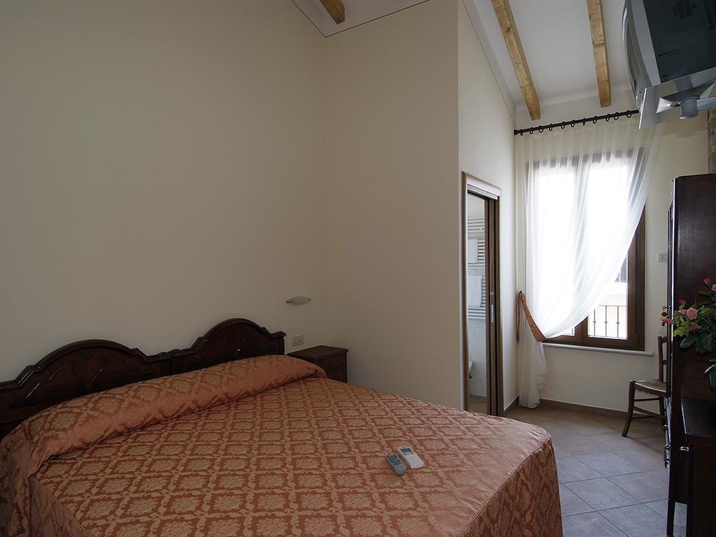 9 Muse Bed And Breakfast Canneto sull'Oglio Quarto foto